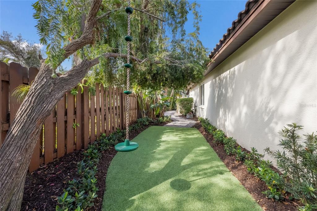 For Sale: $1,699,000 (3 beds, 3 baths, 2534 Square Feet)