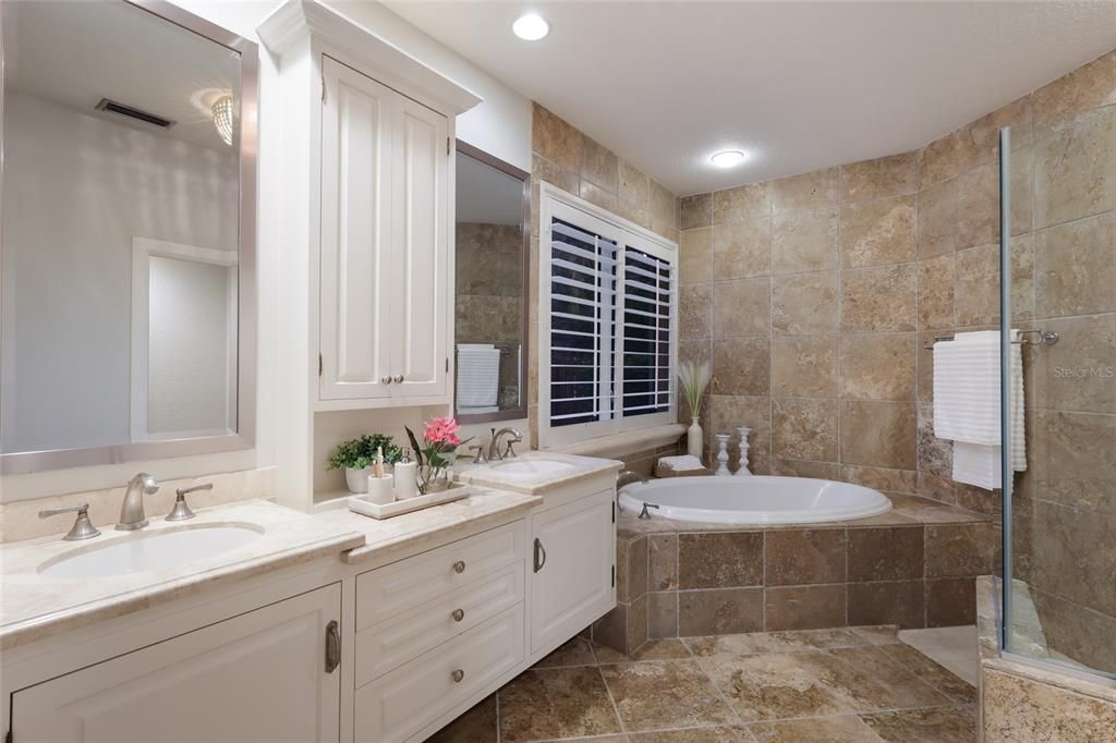 For Sale: $1,699,000 (3 beds, 3 baths, 2534 Square Feet)