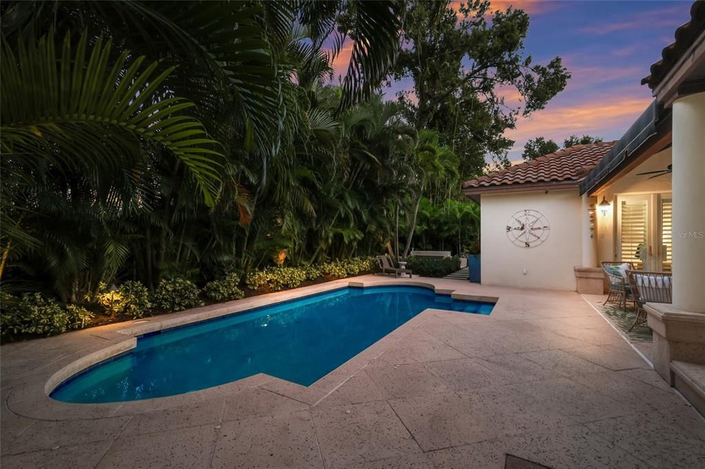 For Sale: $1,699,000 (3 beds, 3 baths, 2534 Square Feet)