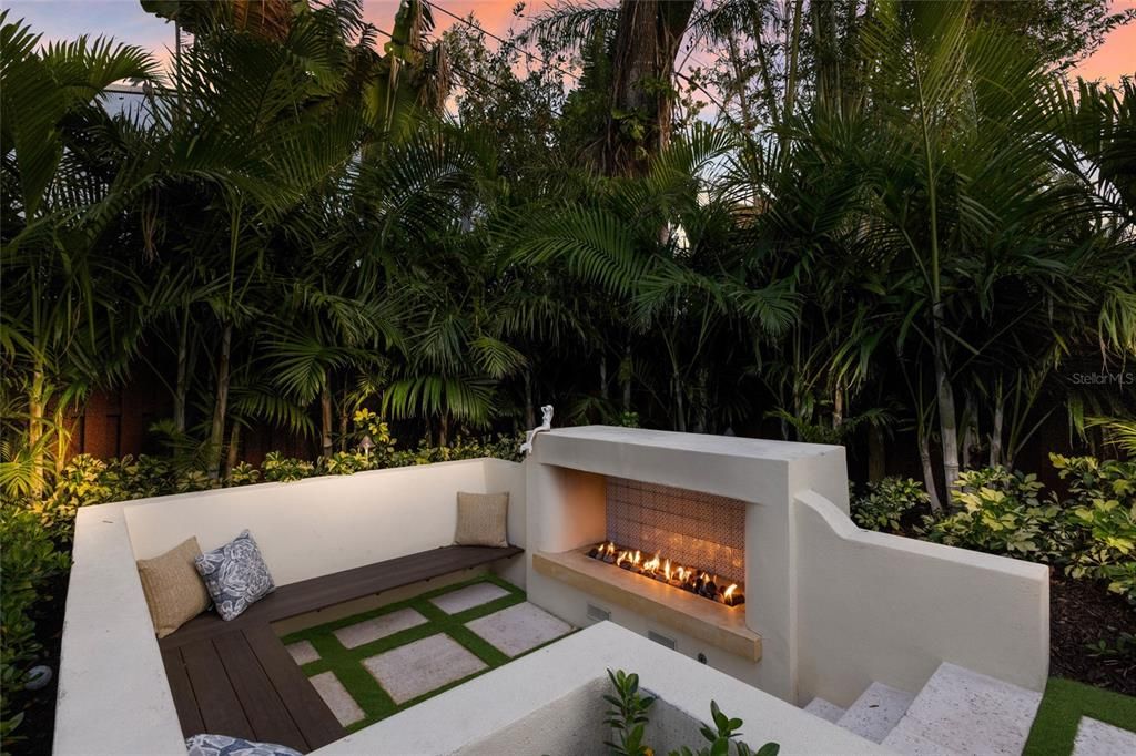 For Sale: $1,699,000 (3 beds, 3 baths, 2534 Square Feet)