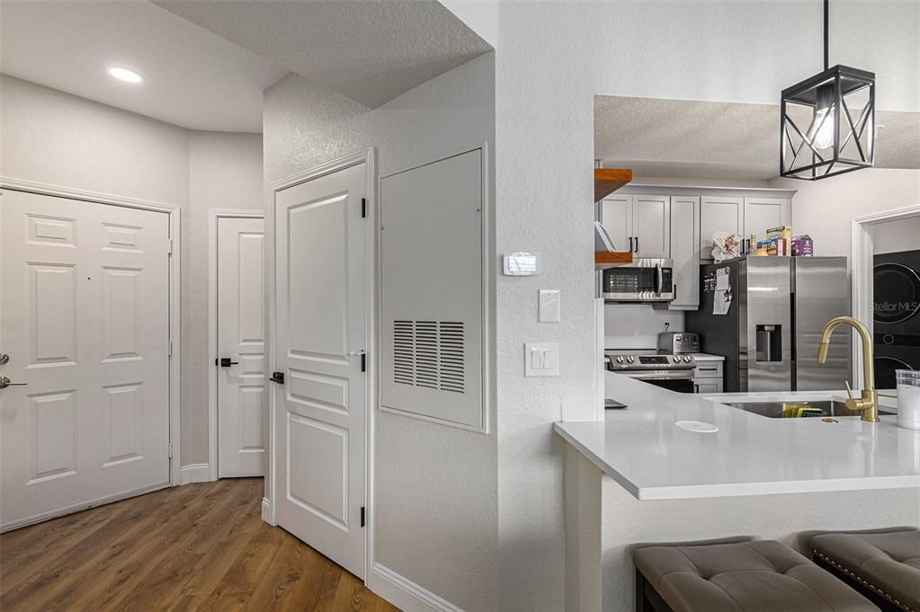 For Rent: $2,400 (2 beds, 2 baths, 1089 Square Feet)