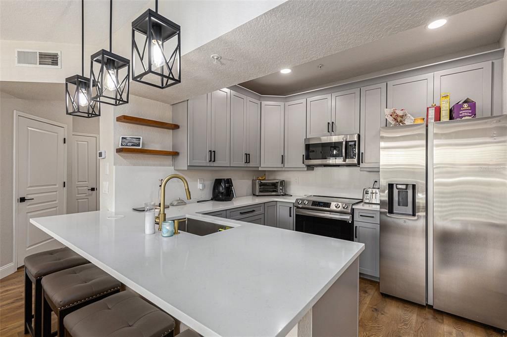 For Rent: $2,400 (2 beds, 2 baths, 1089 Square Feet)