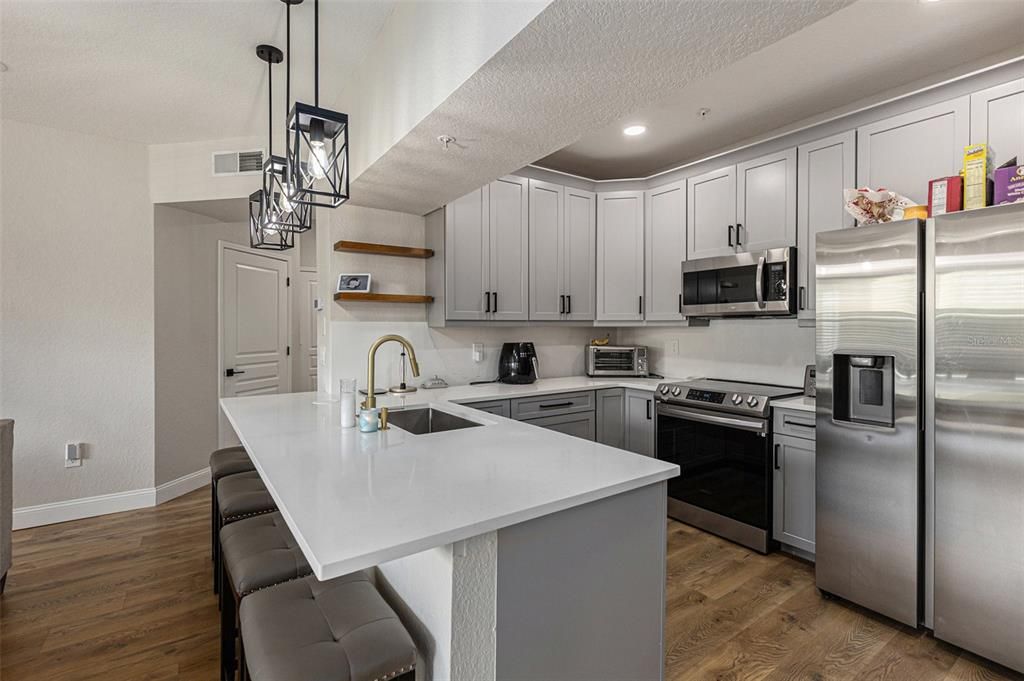 For Rent: $2,400 (2 beds, 2 baths, 1089 Square Feet)