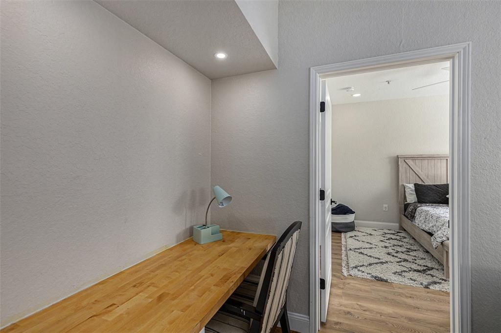 For Rent: $2,400 (2 beds, 2 baths, 1089 Square Feet)