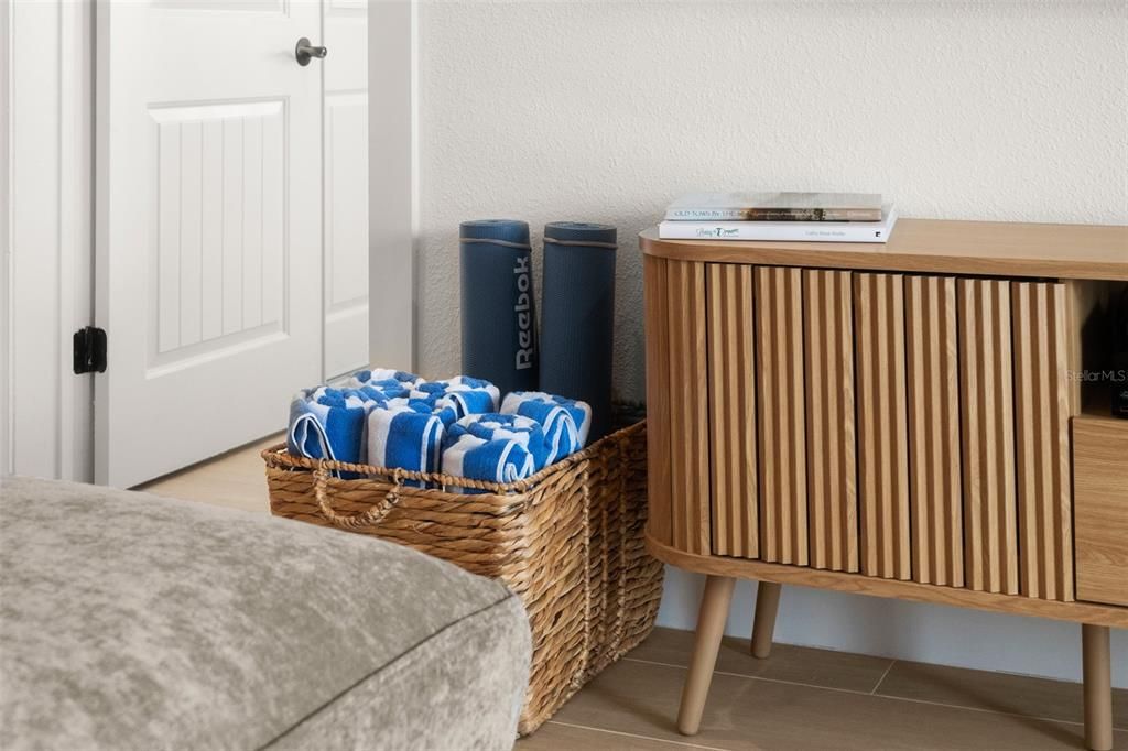 En Venta: $799,000 (2 camas, 2 baños, 1015 Pies cuadrados)