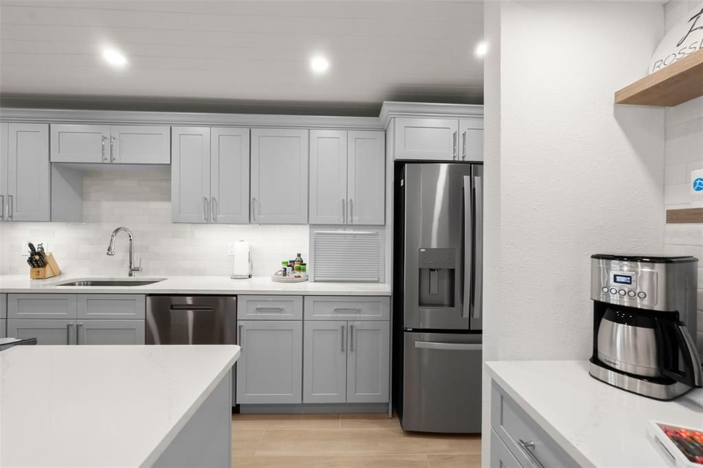 En Venta: $799,000 (2 camas, 2 baños, 1015 Pies cuadrados)