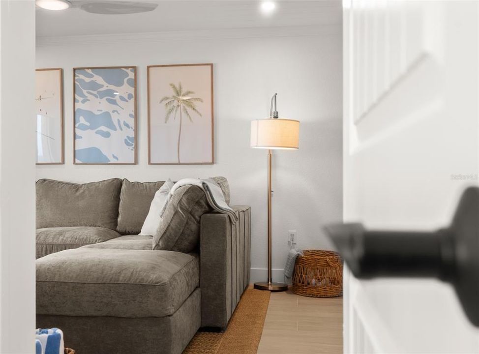 En Venta: $799,000 (2 camas, 2 baños, 1015 Pies cuadrados)