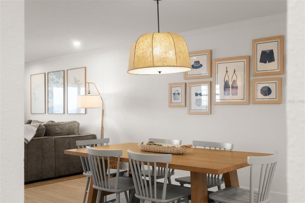 En Venta: $799,000 (2 camas, 2 baños, 1015 Pies cuadrados)