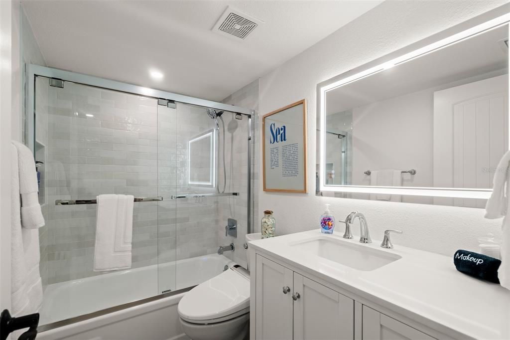 En Venta: $799,000 (2 camas, 2 baños, 1015 Pies cuadrados)