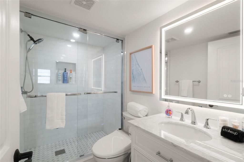 En Venta: $799,000 (2 camas, 2 baños, 1015 Pies cuadrados)