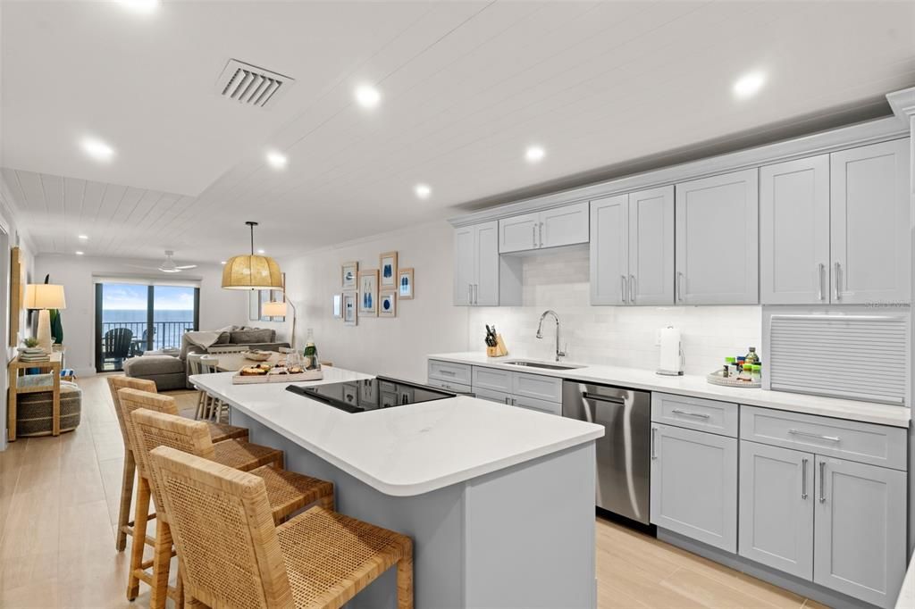 En Venta: $799,000 (2 camas, 2 baños, 1015 Pies cuadrados)