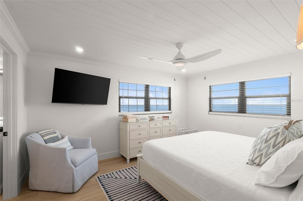 En Venta: $799,000 (2 camas, 2 baños, 1015 Pies cuadrados)