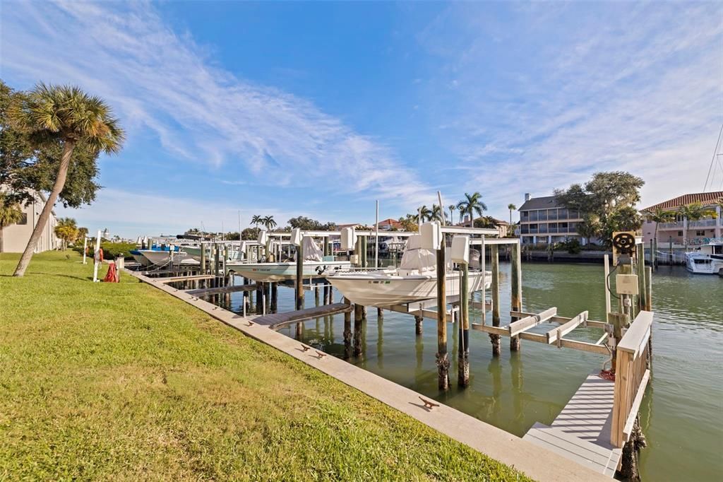 待售: $367,000 (1 贝兹, 1 浴室, 745 平方英尺)