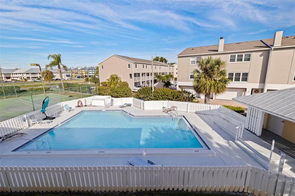 待售: $367,000 (1 贝兹, 1 浴室, 745 平方英尺)