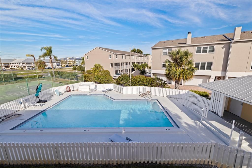 待售: $367,000 (1 贝兹, 1 浴室, 745 平方英尺)