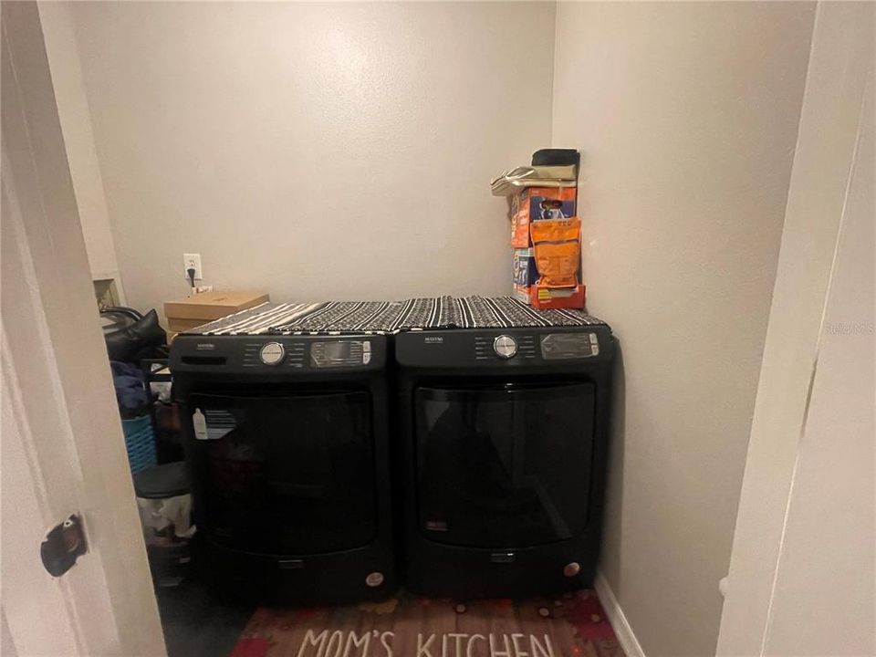 For Sale: $375,000 (3 beds, 2 baths, 1875 Square Feet)