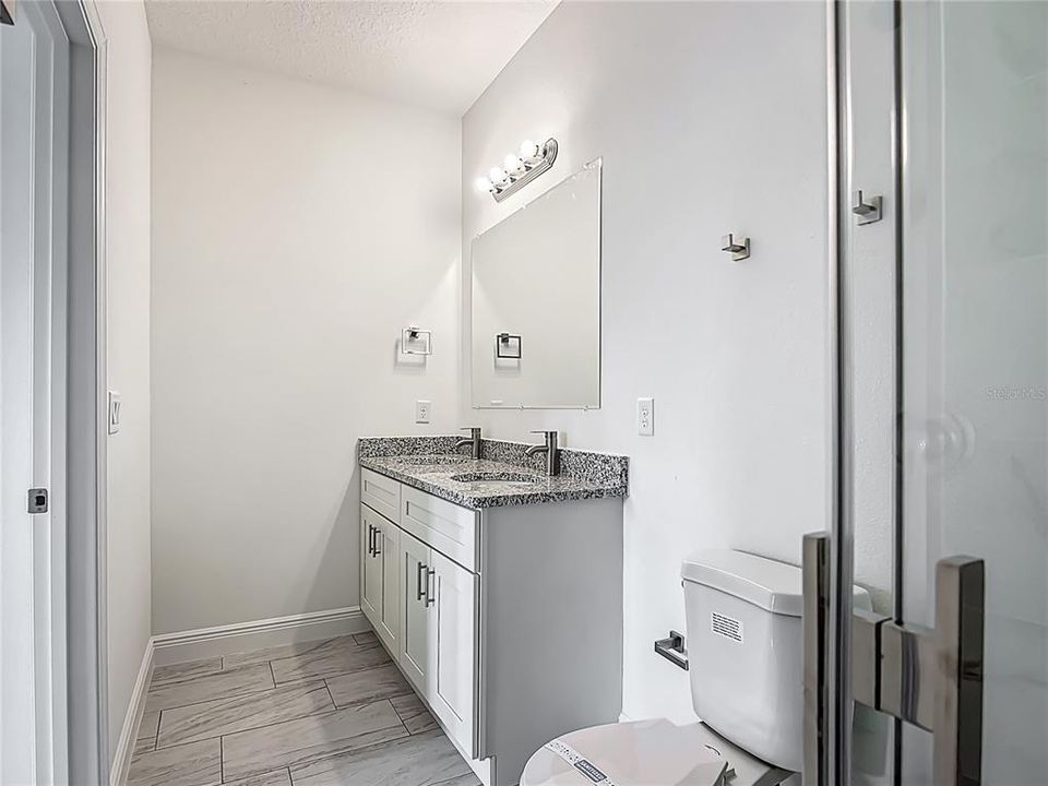 出租: $2,000 (4 贝兹, 3 浴室, 1827 平方英尺)