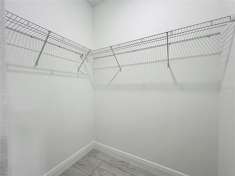 出租: $2,000 (4 贝兹, 3 浴室, 1827 平方英尺)