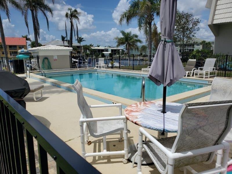 出租: $3,000 (2 贝兹, 2 浴室, 1024 平方英尺)