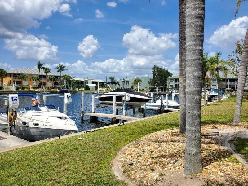 出租: $3,000 (2 贝兹, 2 浴室, 1024 平方英尺)