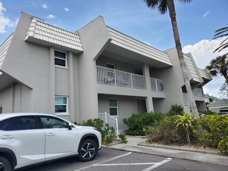 出租: $3,000 (2 贝兹, 2 浴室, 1024 平方英尺)