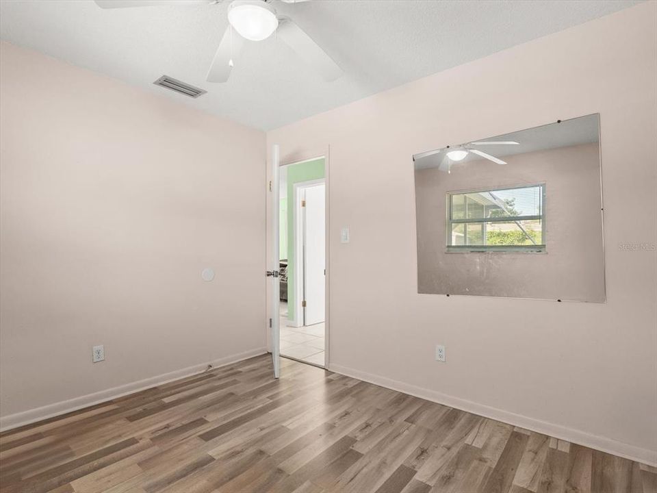 合同活跃: $415,000 (4 贝兹, 3 浴室, 1786 平方英尺)