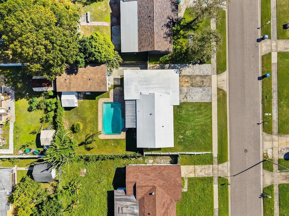 合同活跃: $415,000 (4 贝兹, 3 浴室, 1786 平方英尺)