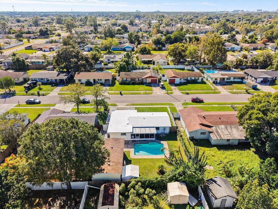 合同活跃: $415,000 (4 贝兹, 3 浴室, 1786 平方英尺)