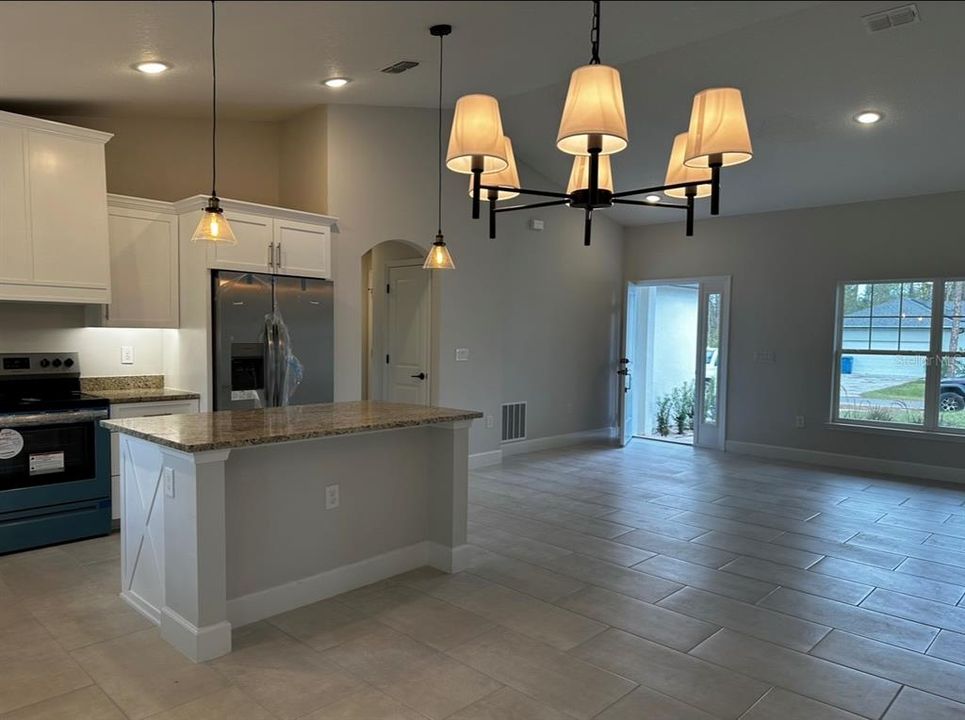 For Rent: $2,450 (3 beds, 2 baths, 1580 Square Feet)