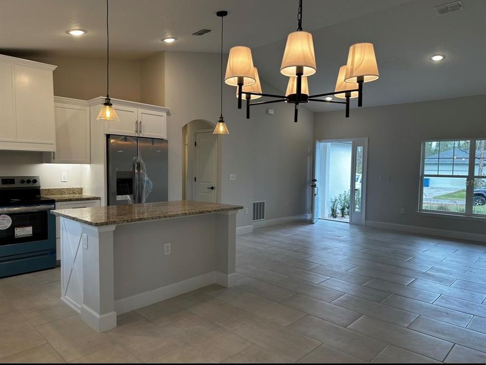 For Rent: $2,450 (3 beds, 2 baths, 1580 Square Feet)