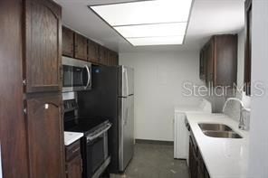 На продажу: $85,000 (1 спален, 1 ванн, 642 Квадратных фут)