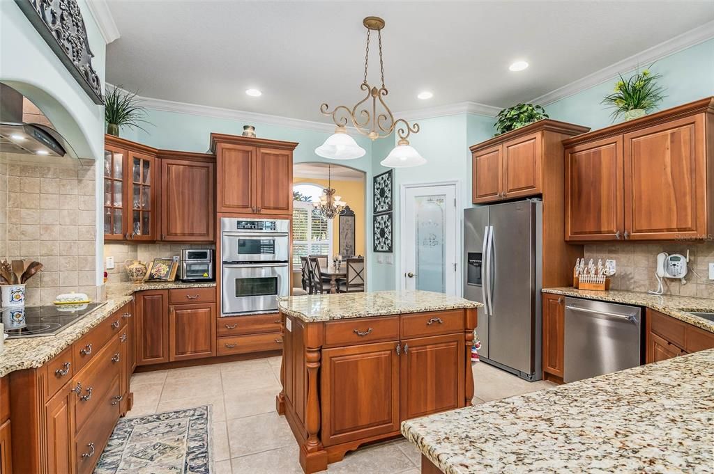 En Venta: $850,000 (4 camas, 2 baños, 2848 Pies cuadrados)