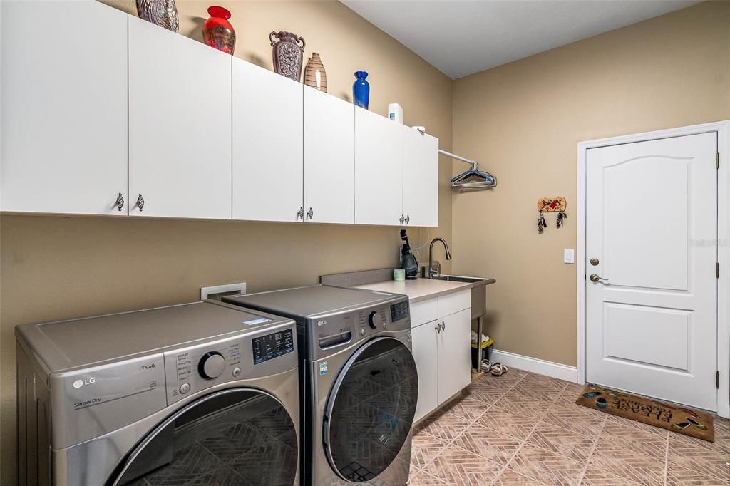 En Venta: $850,000 (4 camas, 2 baños, 2848 Pies cuadrados)