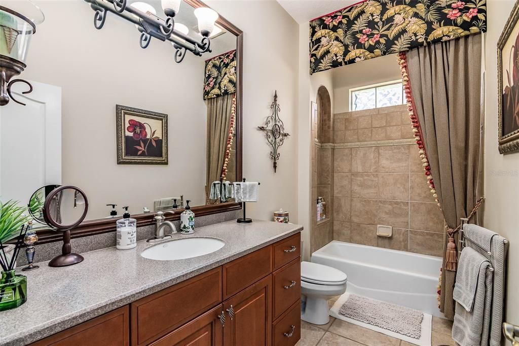 En Venta: $850,000 (4 camas, 2 baños, 2848 Pies cuadrados)