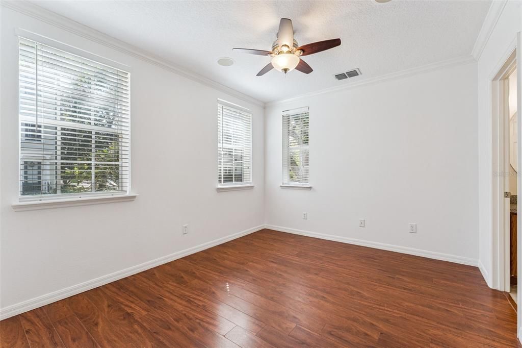 待售: $599,000 (3 贝兹, 3 浴室, 2037 平方英尺)