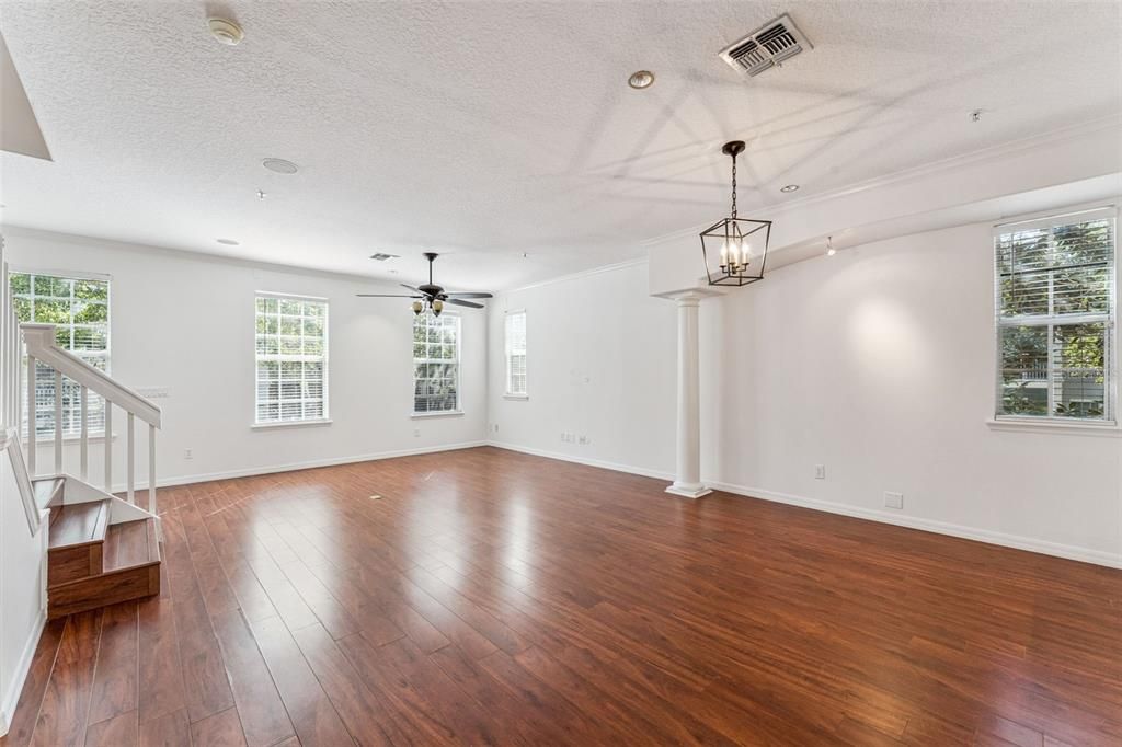 待售: $599,000 (3 贝兹, 3 浴室, 2037 平方英尺)