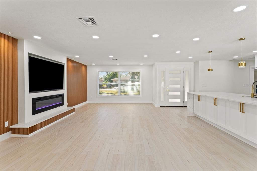 Activo con contrato: $495,000 (3 camas, 2 baños, 1780 Pies cuadrados)