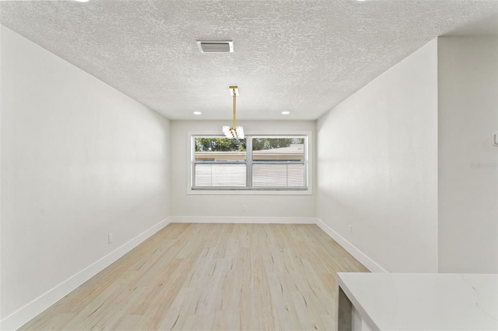 Activo con contrato: $495,000 (3 camas, 2 baños, 1780 Pies cuadrados)