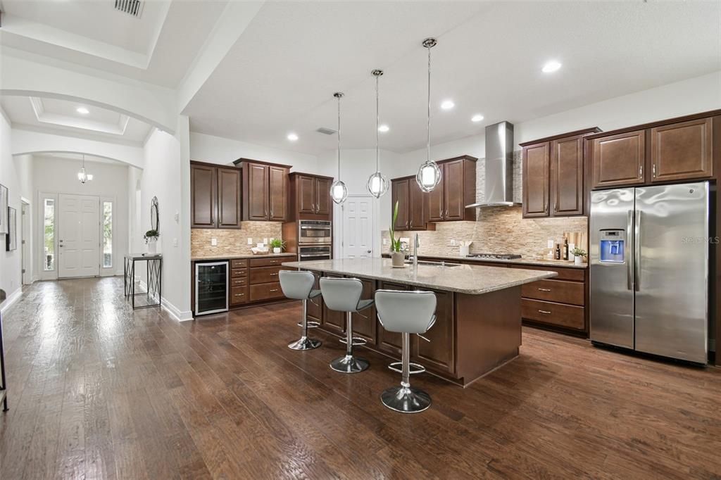 En Venta: $699,000 (4 camas, 3 baños, 3160 Pies cuadrados)