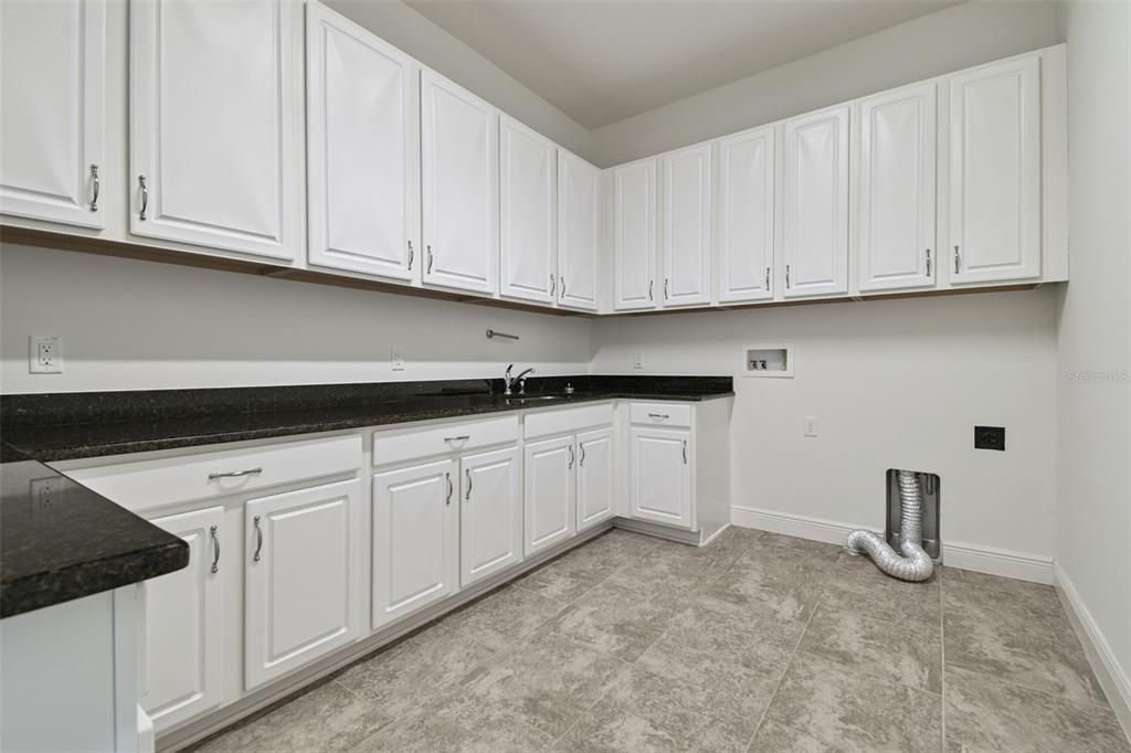 En Venta: $699,000 (4 camas, 3 baños, 3160 Pies cuadrados)