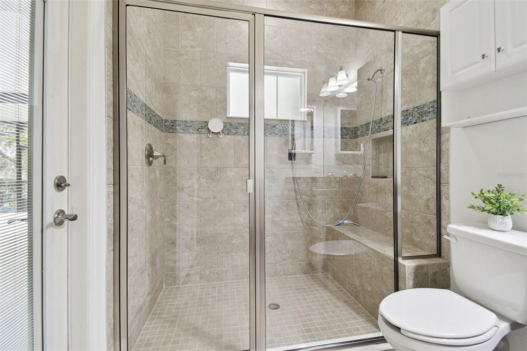 En Venta: $699,000 (4 camas, 3 baños, 3160 Pies cuadrados)