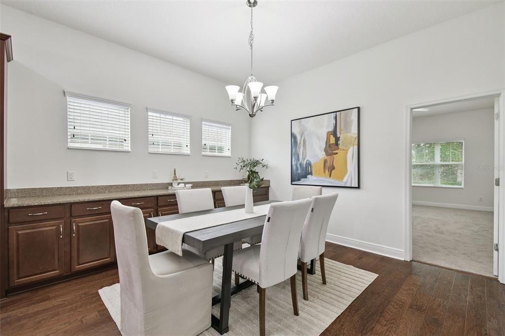 En Venta: $699,000 (4 camas, 3 baños, 3160 Pies cuadrados)