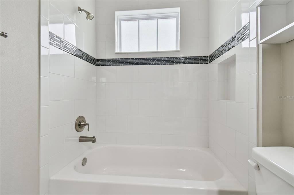 En Venta: $699,000 (4 camas, 3 baños, 3160 Pies cuadrados)