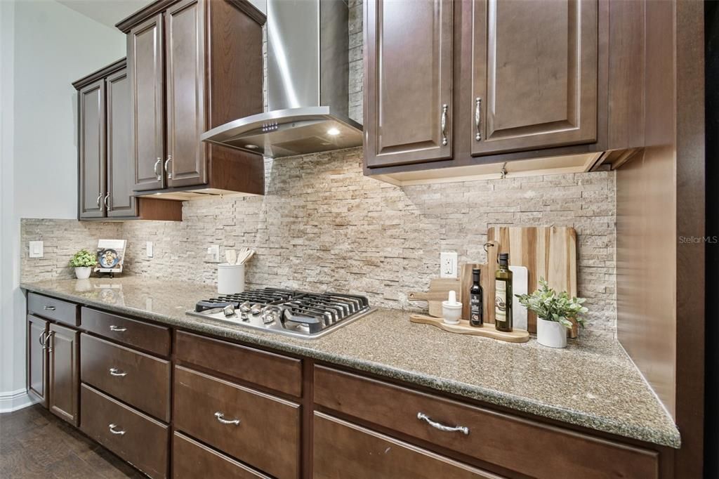 En Venta: $699,000 (4 camas, 3 baños, 3160 Pies cuadrados)