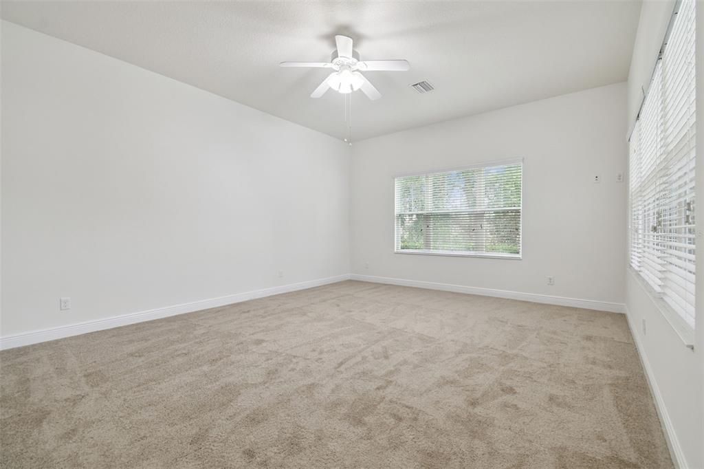 En Venta: $699,000 (4 camas, 3 baños, 3160 Pies cuadrados)