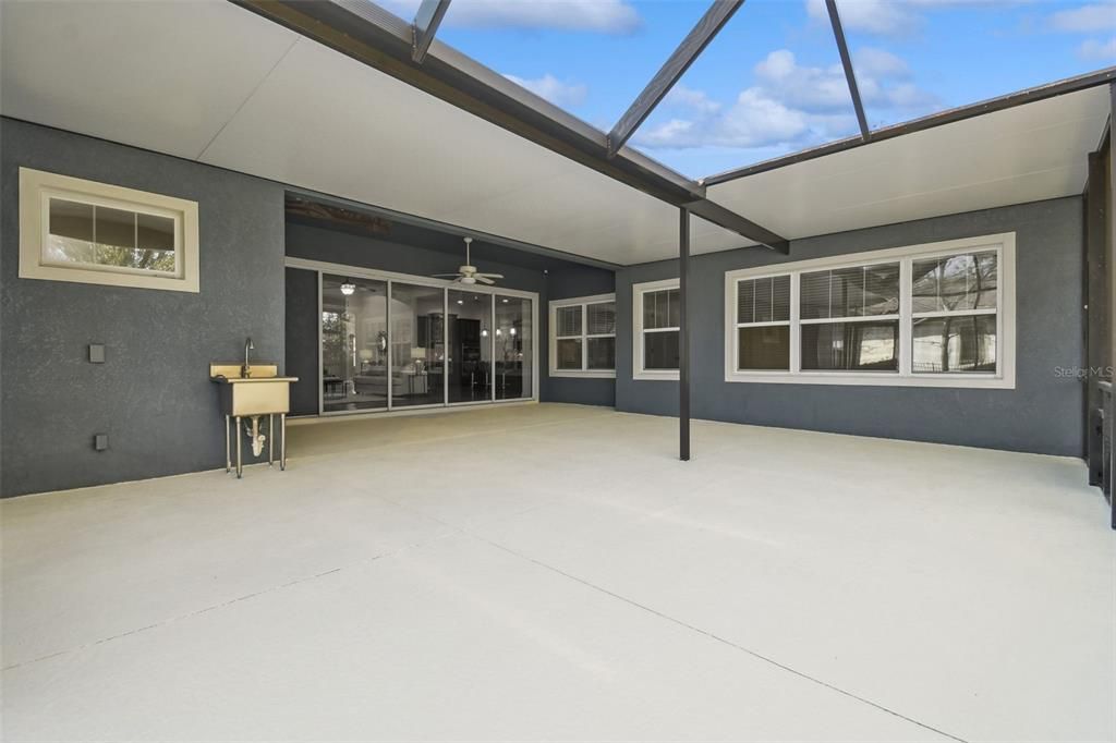 En Venta: $699,000 (4 camas, 3 baños, 3160 Pies cuadrados)