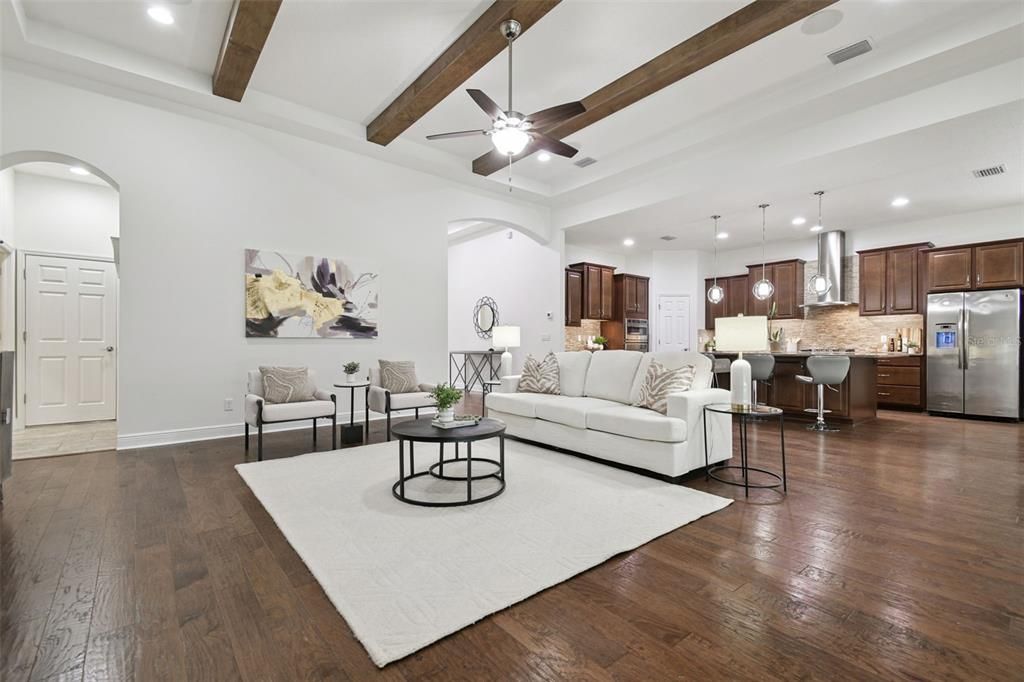 En Venta: $699,000 (4 camas, 3 baños, 3160 Pies cuadrados)