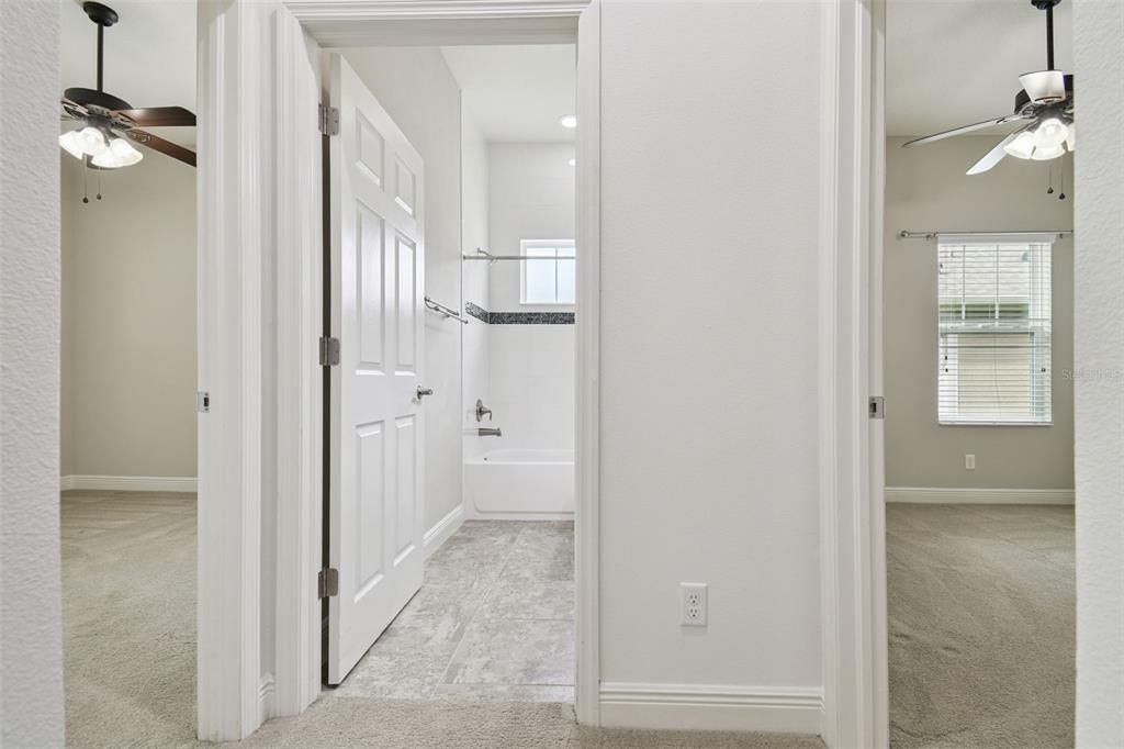 En Venta: $699,000 (4 camas, 3 baños, 3160 Pies cuadrados)