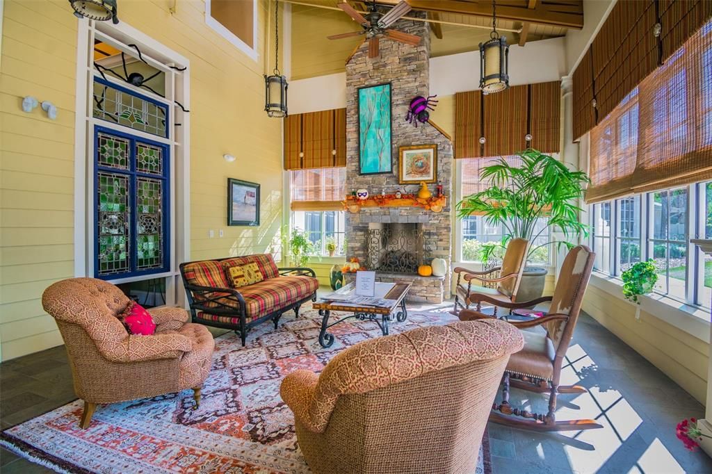 En Venta: $699,000 (4 camas, 3 baños, 3160 Pies cuadrados)