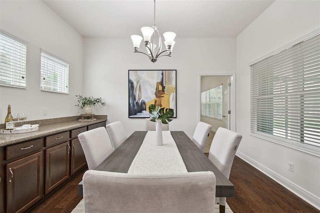 En Venta: $699,000 (4 camas, 3 baños, 3160 Pies cuadrados)